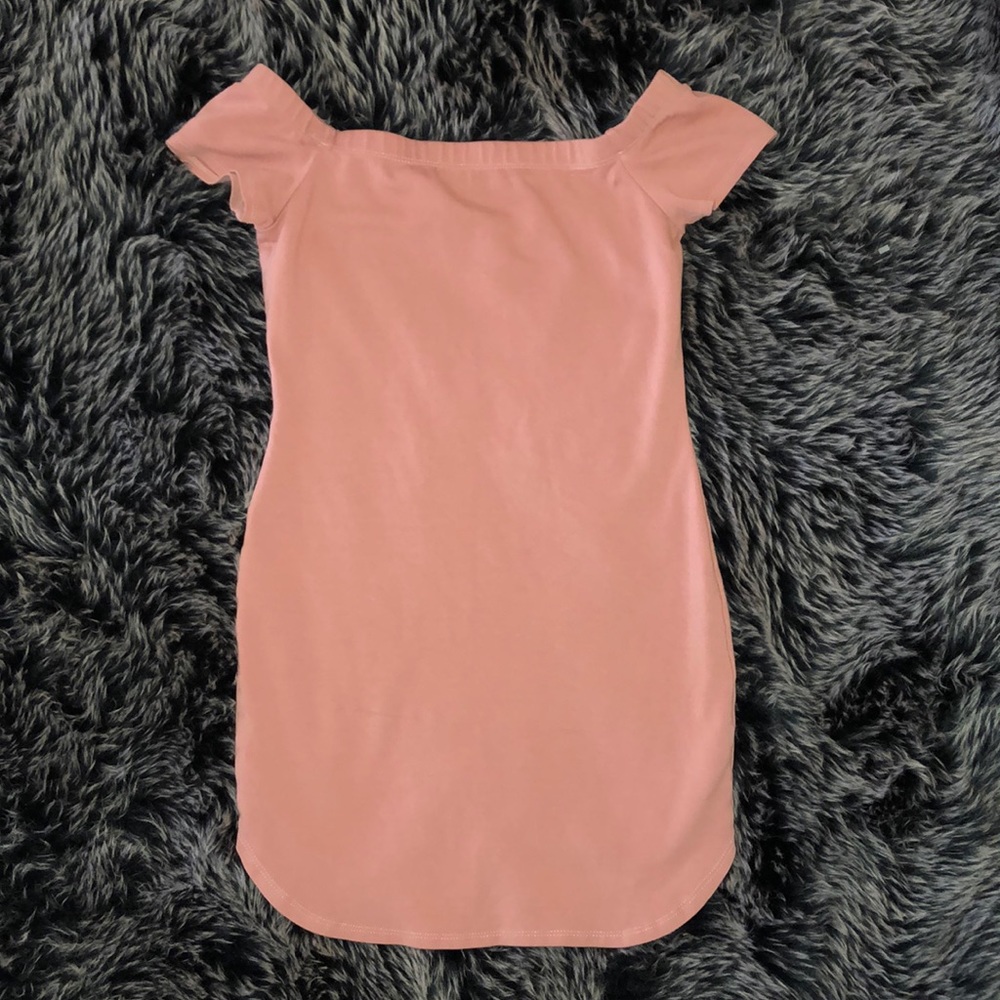 Body-con off the shoulder dress